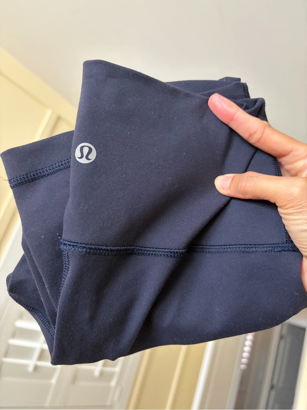 lululemon athletica women’s cropped blue leggings size 4